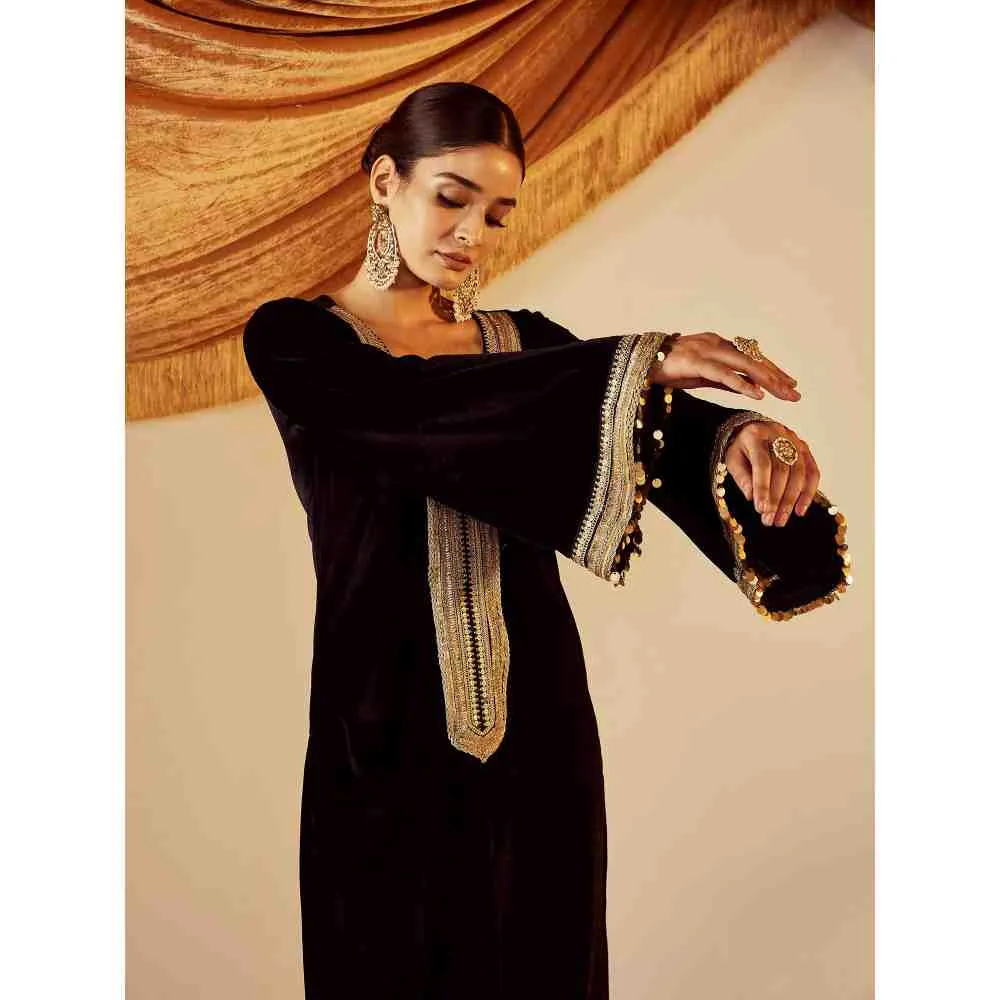 Roze Nargis Black Kurta (Set of 2)