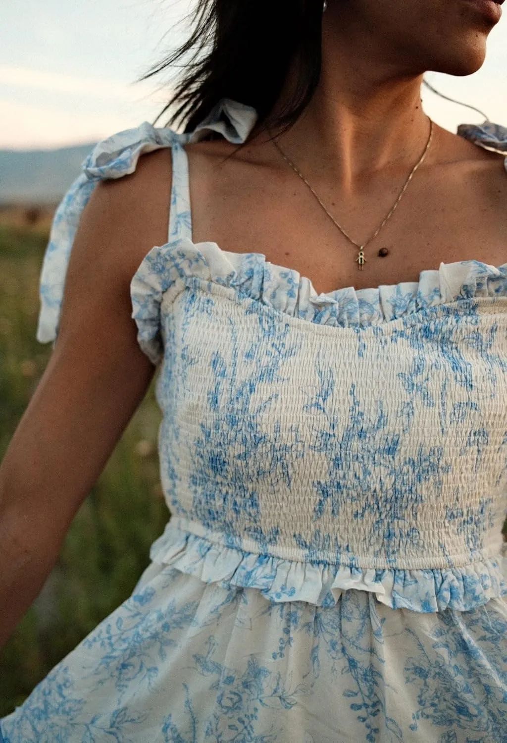 Summer Boho Tie Shoulder Dress for Women 2025 Y2k Sleeveless Floral Smocked Tiered Flowy Maxi Dress Beach Sundress