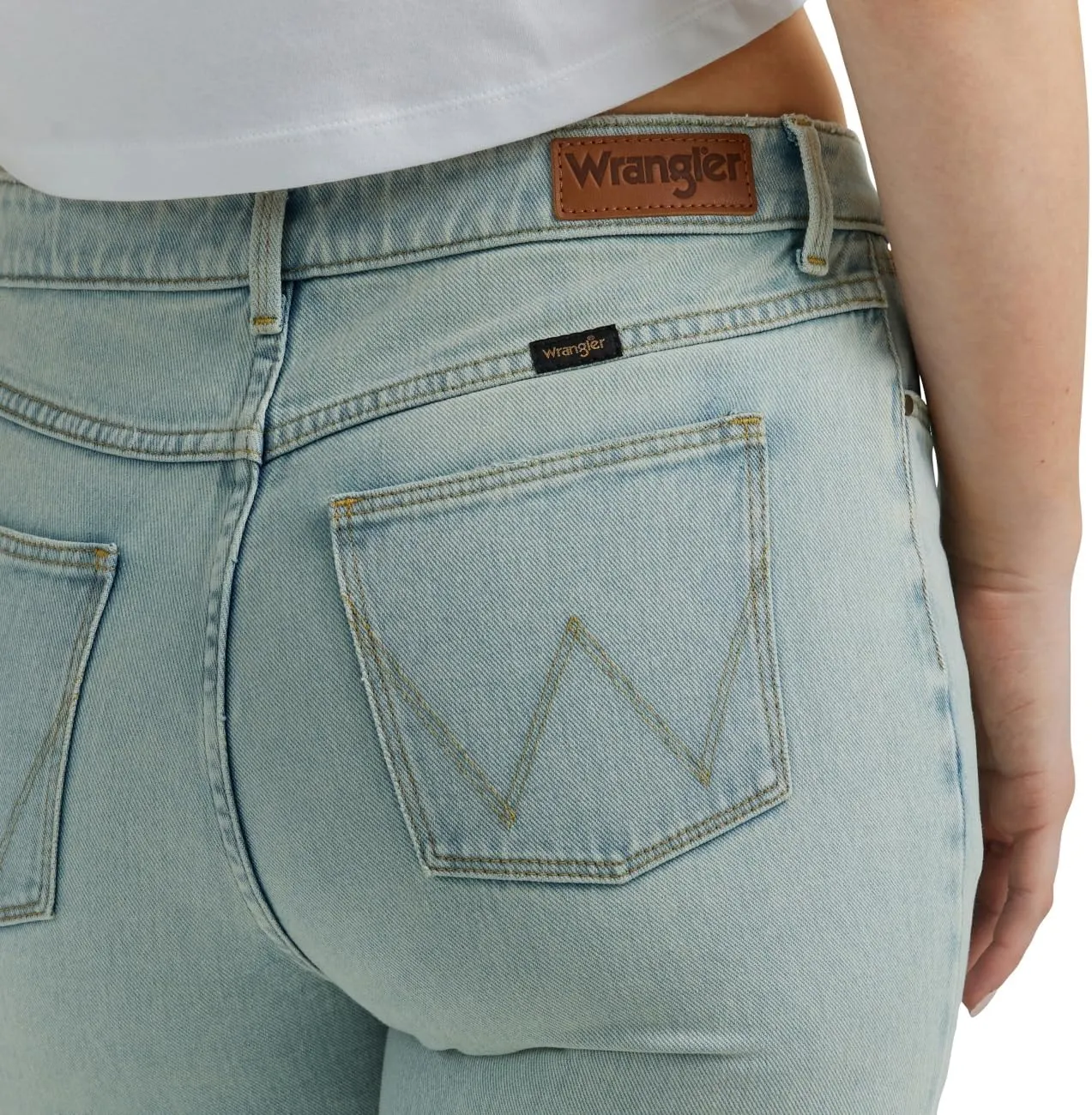 Wrangler Women's High-Rise Rodeo Straight Leg Crop Jean